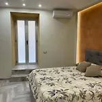 招待所 Sikelia Luxury *